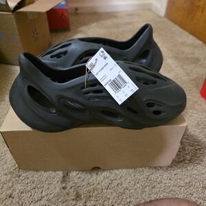 Adidas Yeezy Foam RNR onyx HP8739